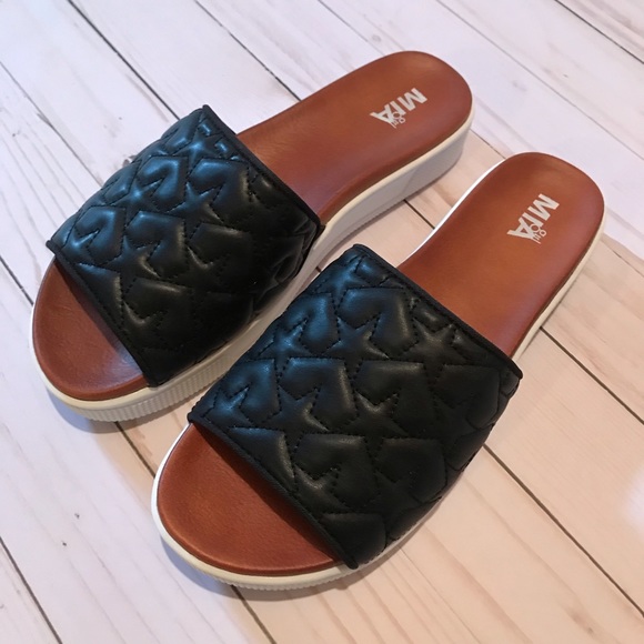 MIA Shoes - Black Slide Sandal 7 1/2 in box star print NWB